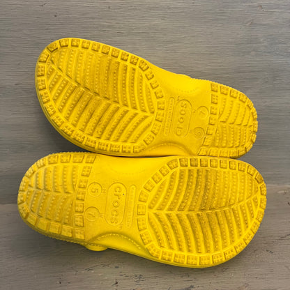 Crocs Adult Yellow Classic Slip On Clog Sandals W5/M7 Like New