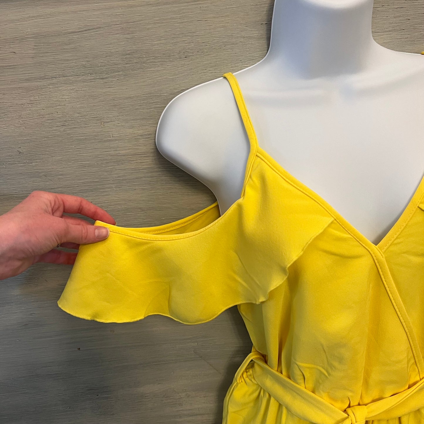 Shein Yellow Off Shoulder Ruffle Sleeve Tie Waist Romper Size Medium Like New