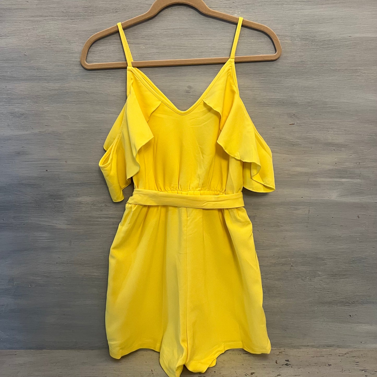 Shein Yellow Off Shoulder Ruffle Sleeve Tie Waist Romper Size Medium Like New