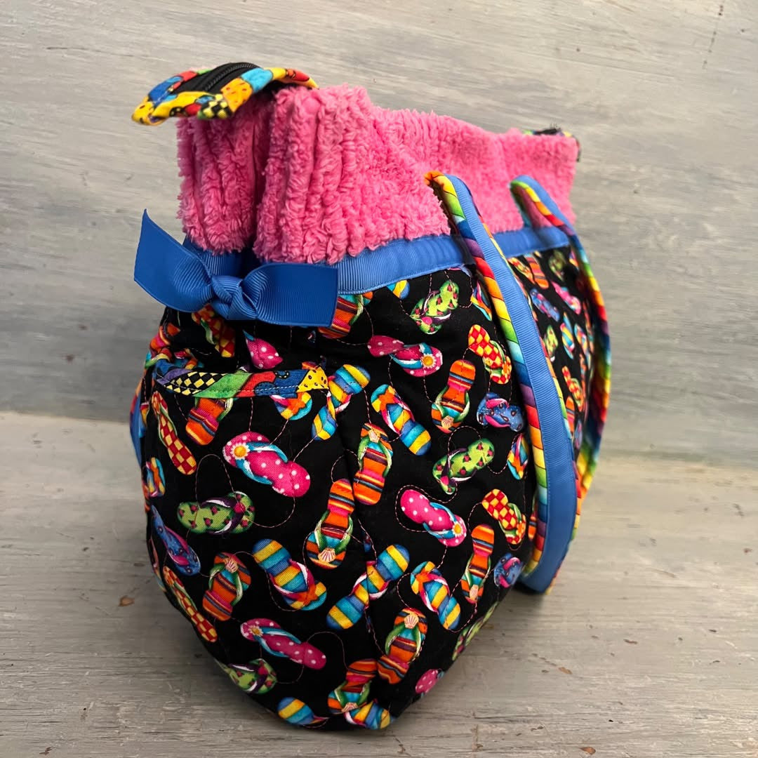 Stitches & Paint Accessories Quilted Fabric Flip Flop Print Tote Bag Purse Like New