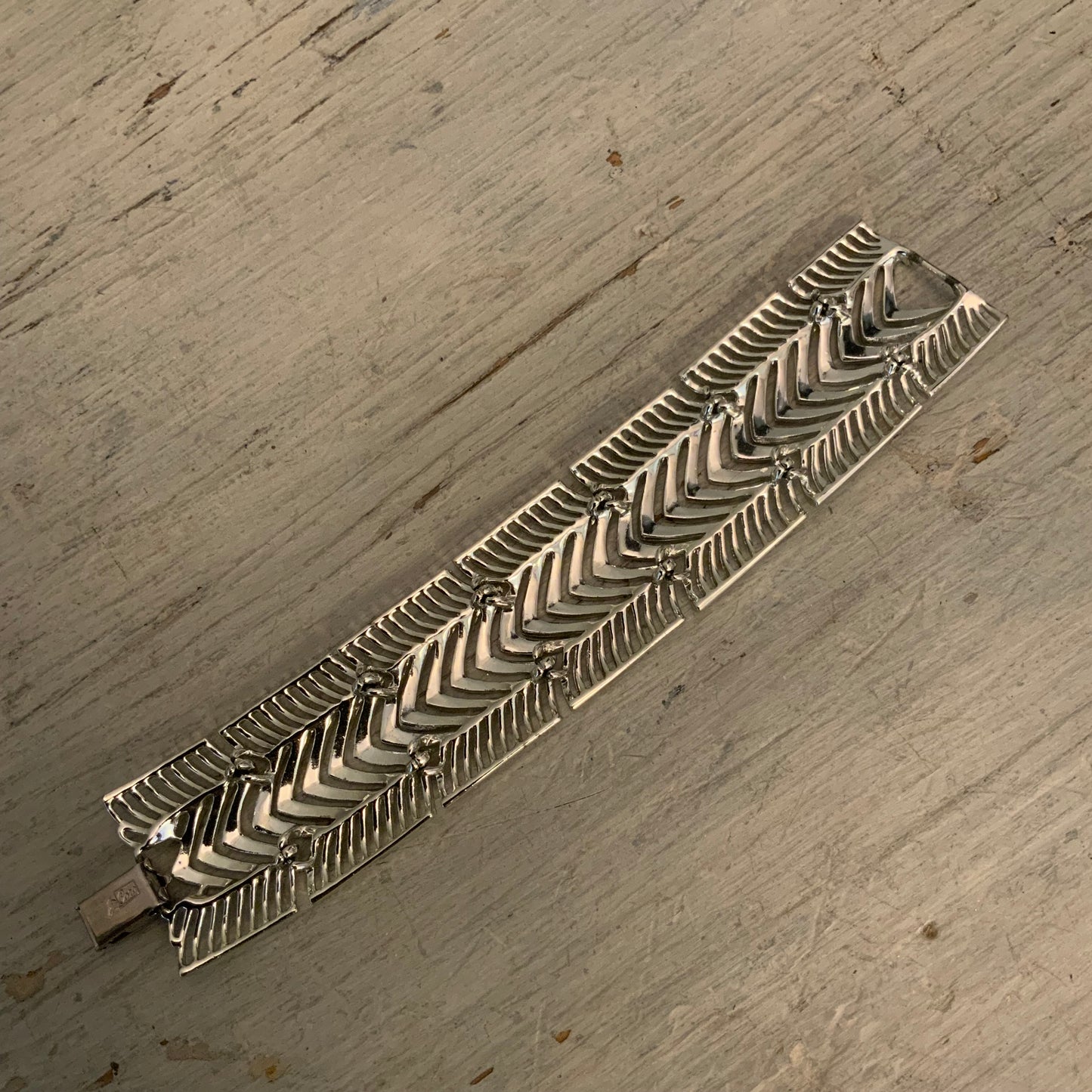 Vintage Coro "Pegasus" Silver Tone Interlocking Geometric Cuff Bracelet 7.5" Good Condition
