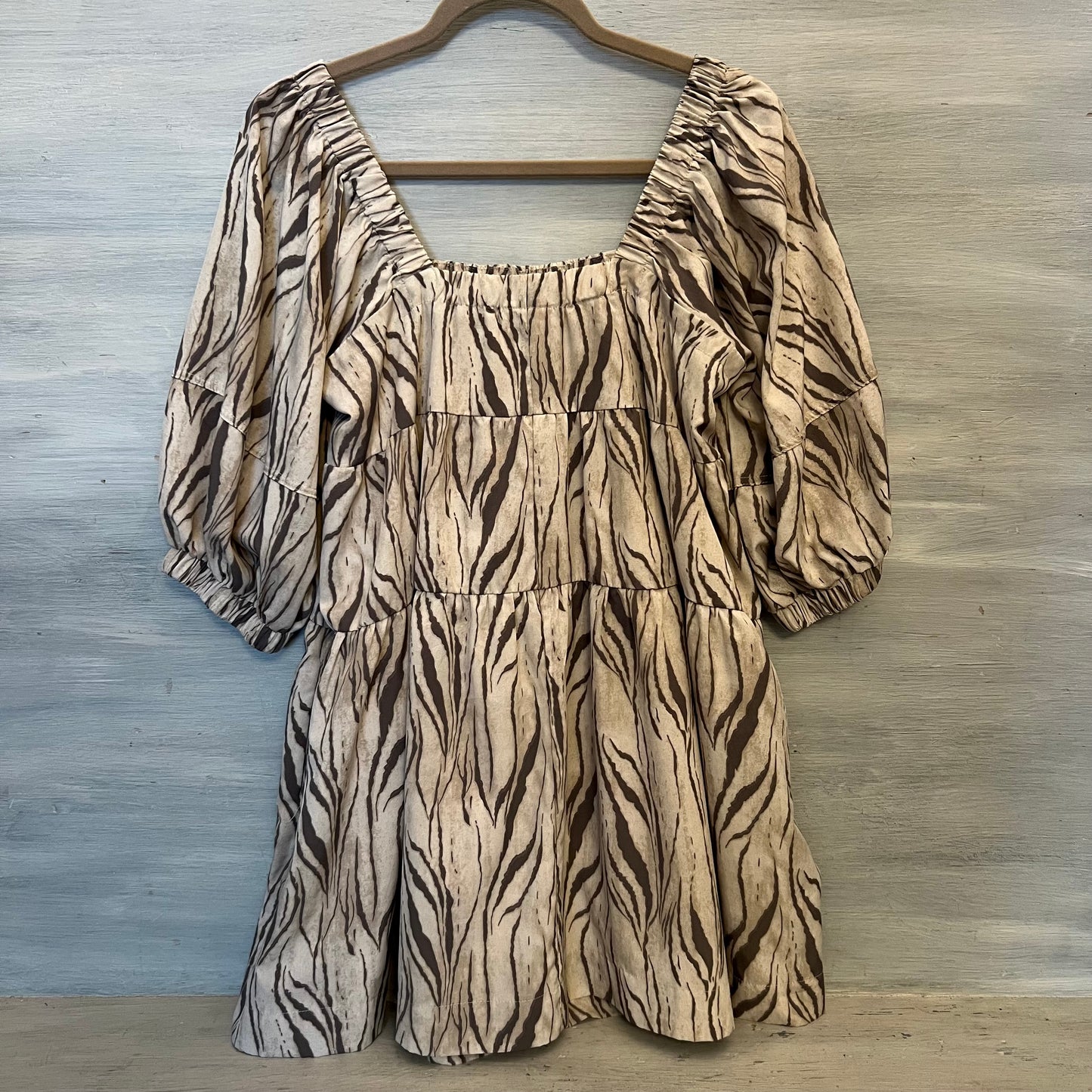 Mustard Seed Beige Tan Zebra Print Puff Sleeve Baby Doll Mini Dress Size Small Like New