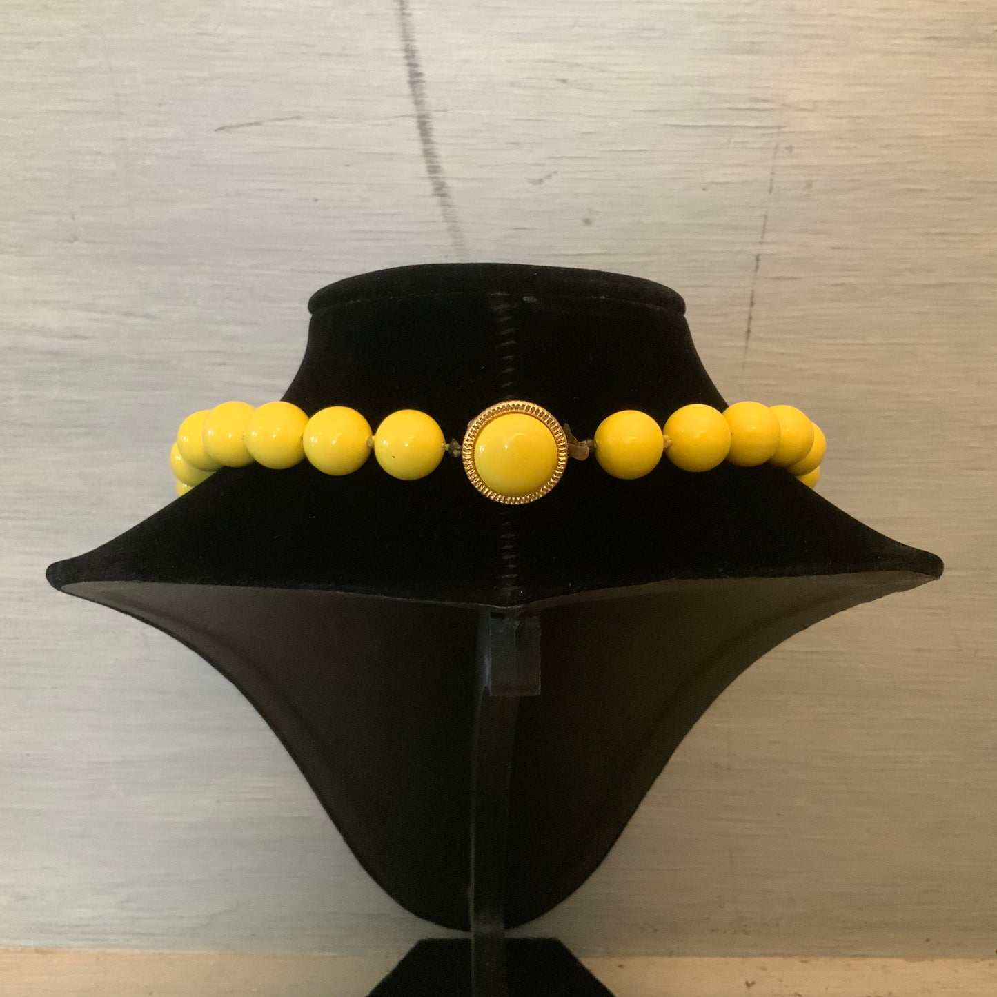 Vintage Yellow Box Clasp Bead Necklace Good Condition