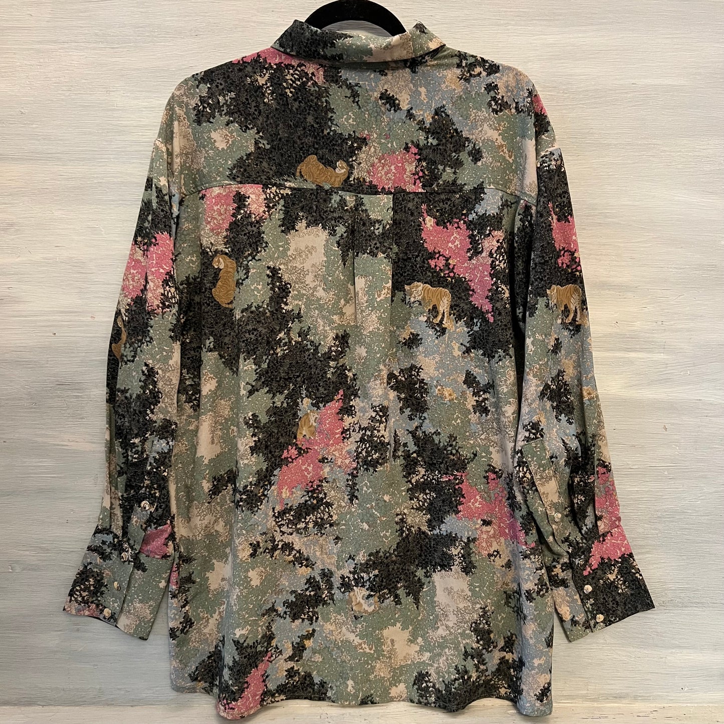 entro Tiger Black Blue Green Pink Floral Print Button Down High Low Blouse Large Good Condition