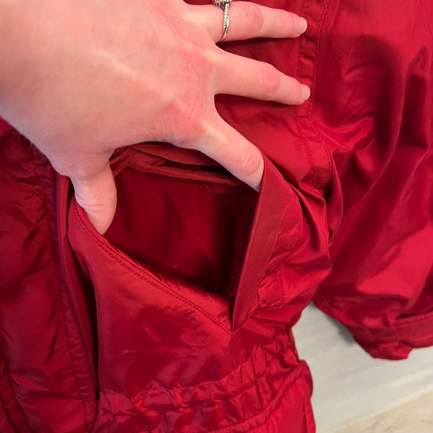 Vintage Eddie Bauer Women’s Iridescent Red Goose Down Parka Coat Size S/P Good Condition