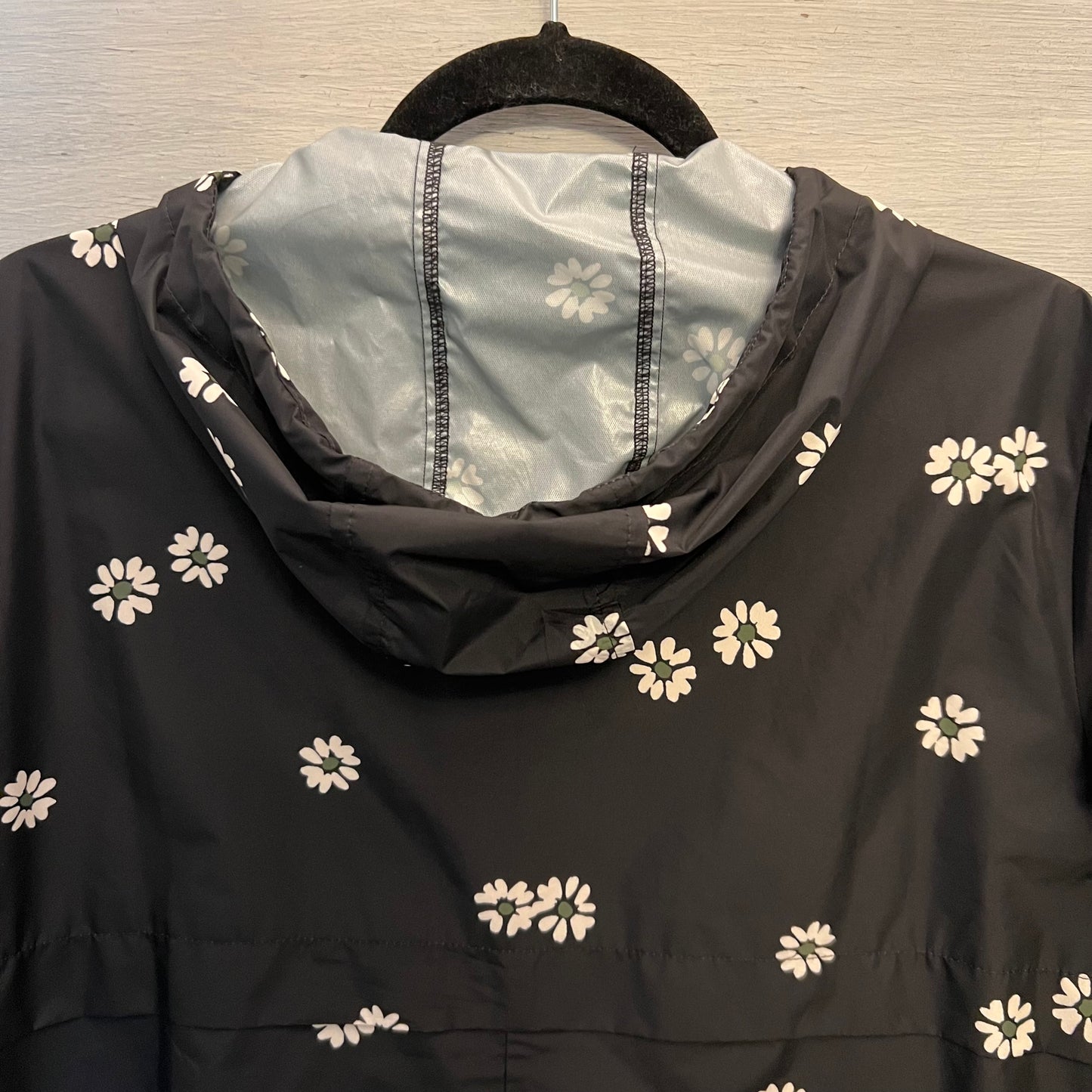 Free Assembly Black w/ White Daisies Hooded Windbreaker Rain Jacket Size XS Good Condition
