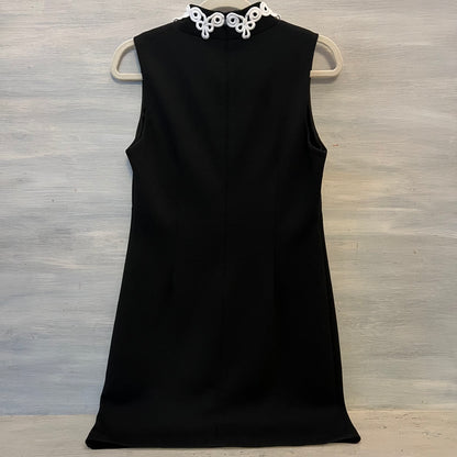 Vince Camuto Ornate Trim Band Vneck Sleeveless Little Black Shift Dress Size 6 Good Condition