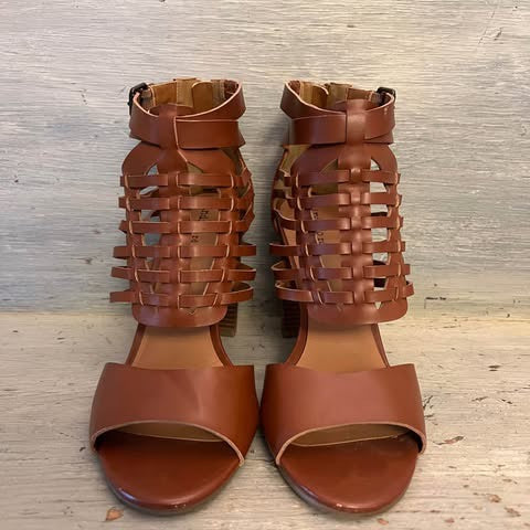 Indigo rd. Brown Faux Leather Gladiator Chunk Heels Size 10 Like New