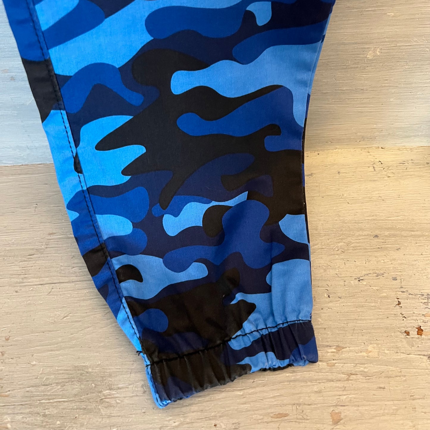 VIP Jeans Sculpting Stretch Camo Cargo Cropped Jogger Pants Size 17/18 New with Tags