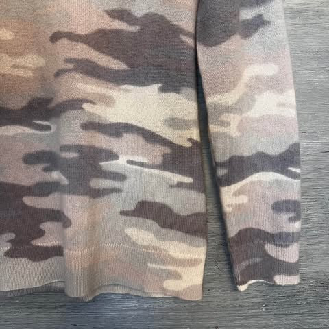 Cashmere Charter Club Luxury Lightweight Camo Print Cashmere Sweater Size Small Good Condition