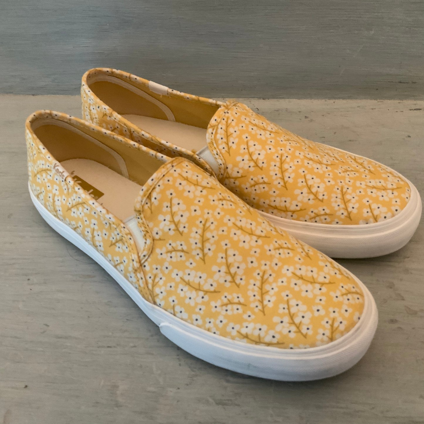 Keds Yellow Floral Print Canvas Slip On Fashion Sneakers Size 10 Good Condition
