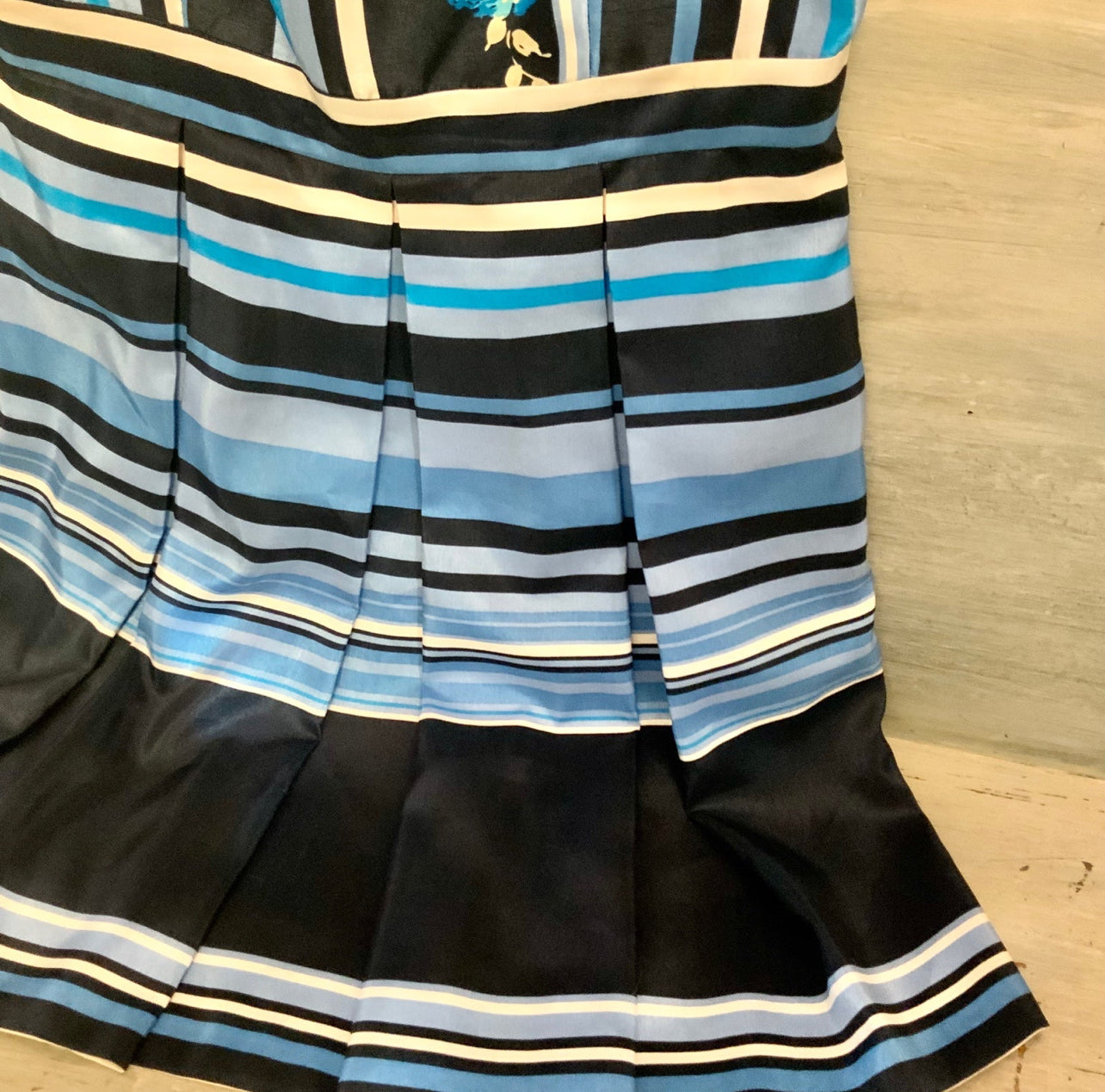 Julian Taylor Blue Fit and Flare Sleeveless Pockets Zipper Back Dress Size 14 Like New