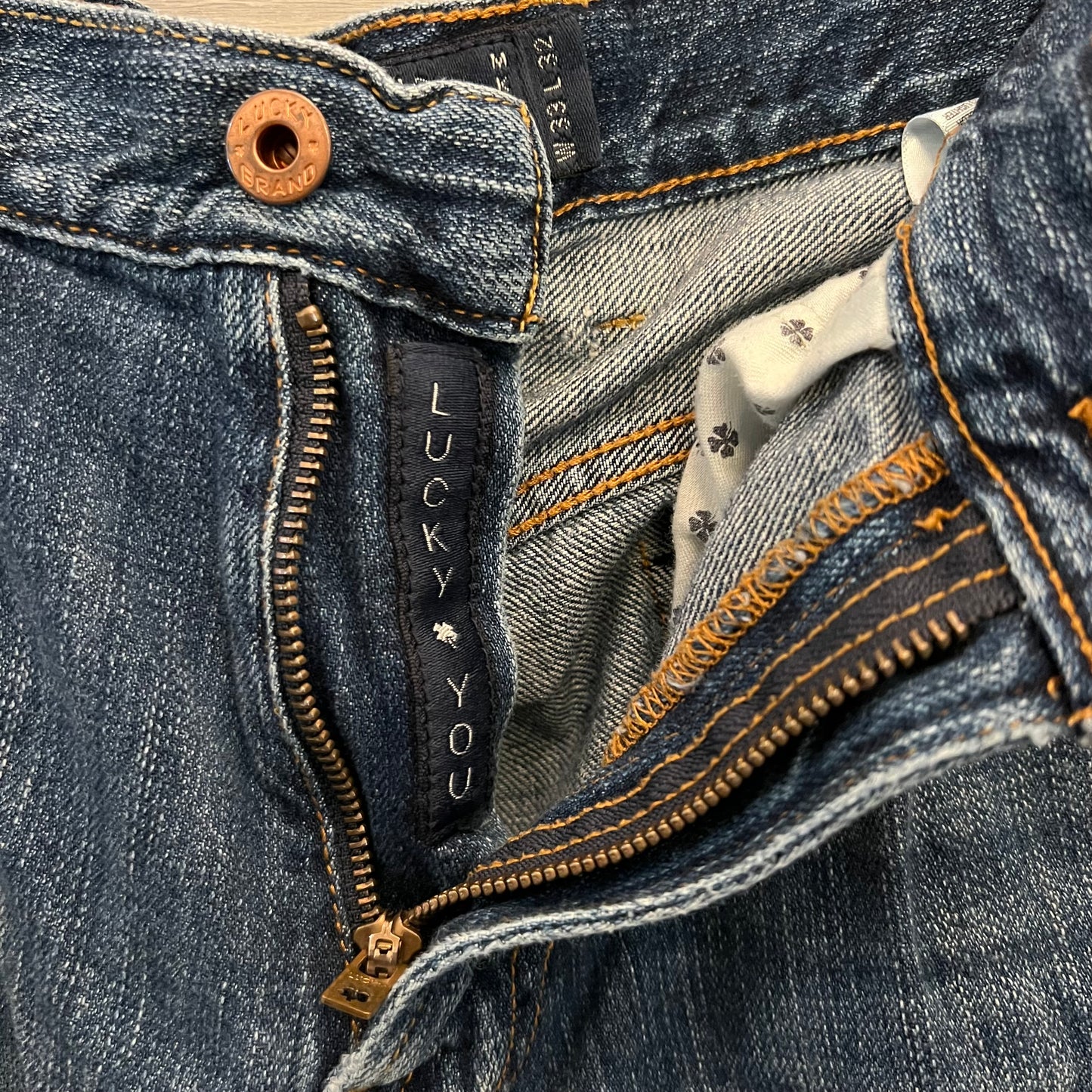 Lucky Brand 221 Original Straight Medium Wash Jeans 33x32 Like New