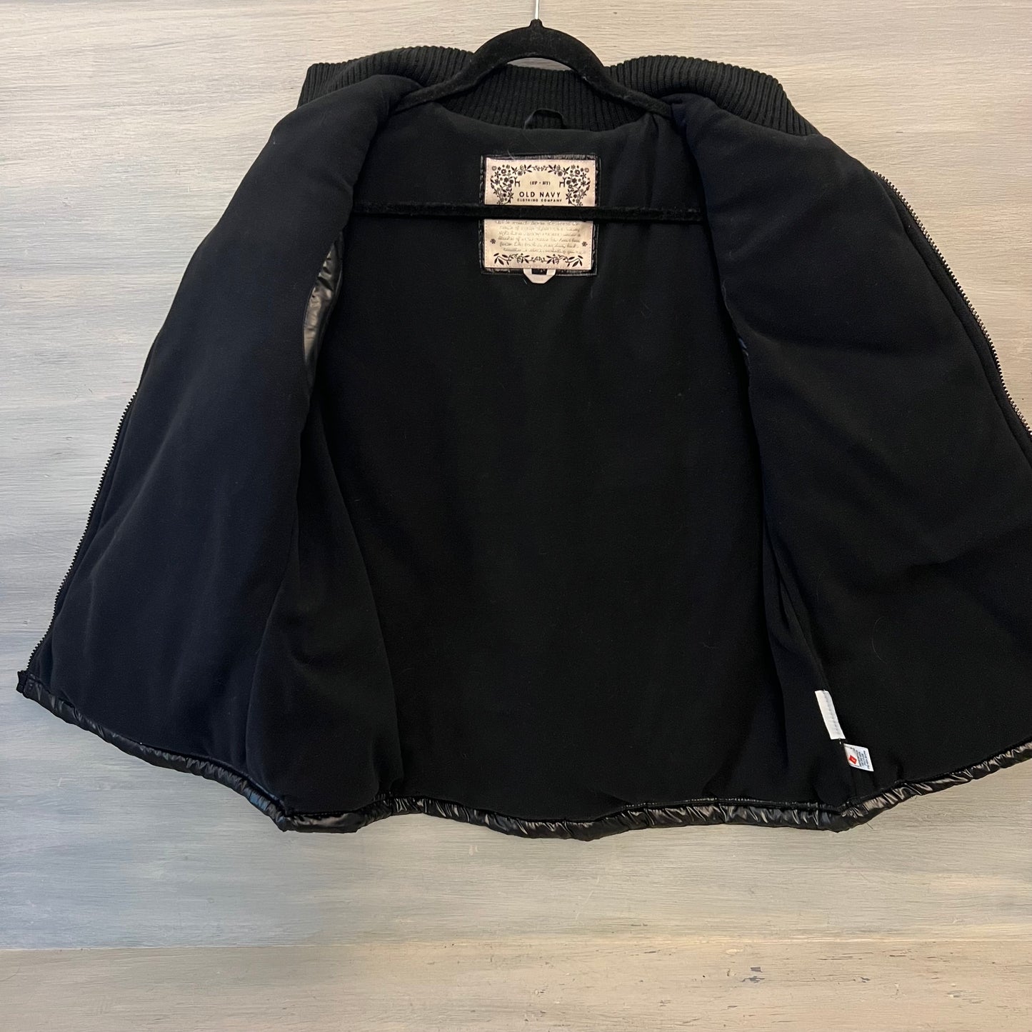 Old Navy Black Puffer Outerwear Vest Size XL Good Condition