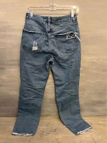 Refuge 100% Cotton Mom High Rise Heavily Distressed Medium Wash Denim Blue Jeans Size 5 Good Condition