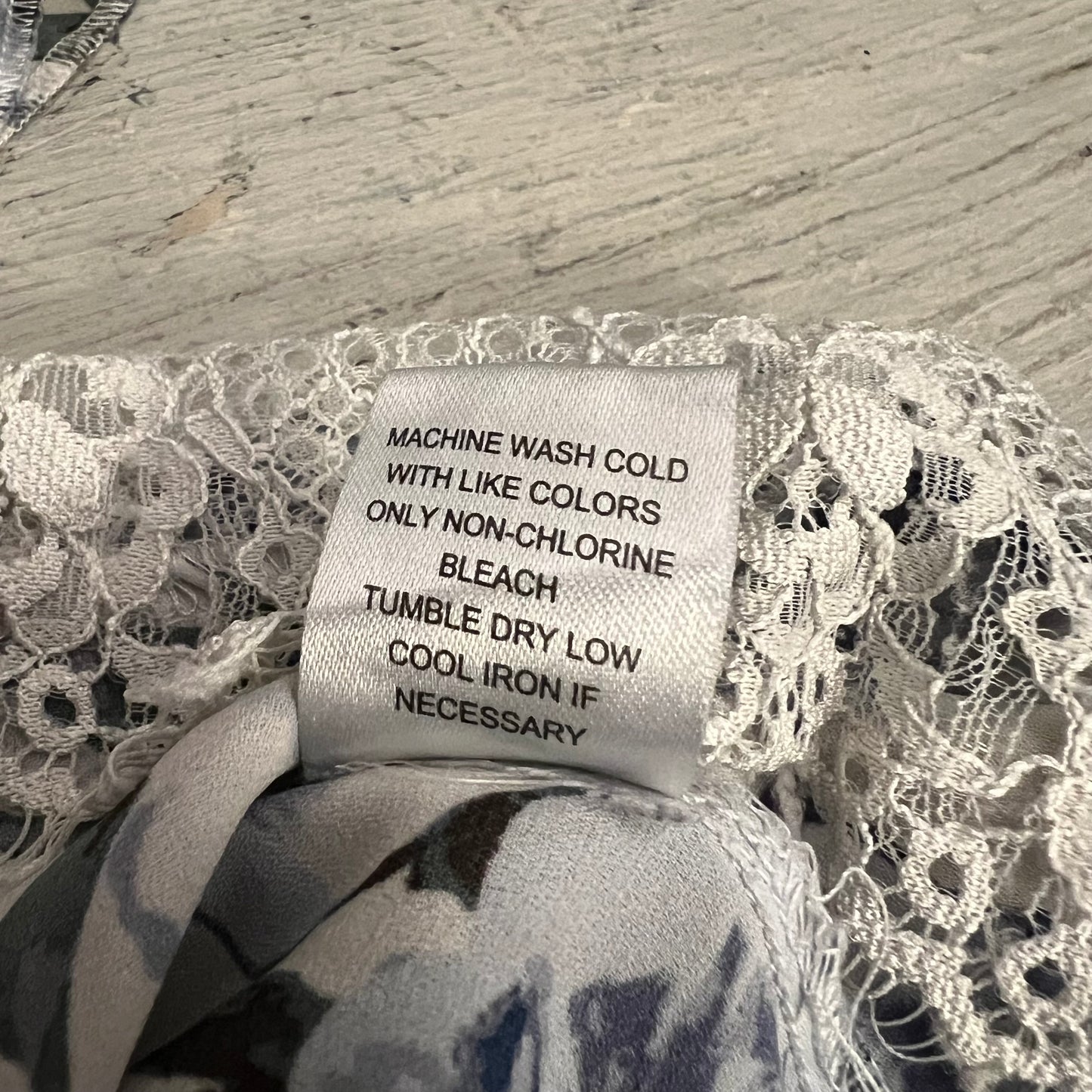 Charlotte Russe White Blue Floral Print Babydoll Off the Shoulder Shirt Large Good Condition