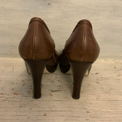 Guess Woven Leather Brown Platform Peep Toe Pump High Heels Size 7.5M Good Condition