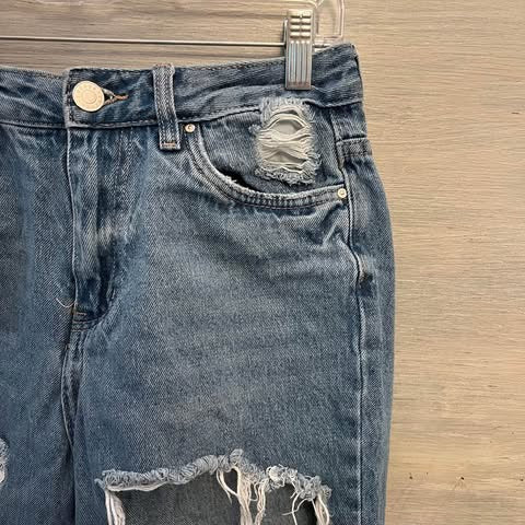 Refuge 100% Cotton Mom High Rise Heavily Distressed Medium Wash Denim Blue Jeans Size 5 Good Condition