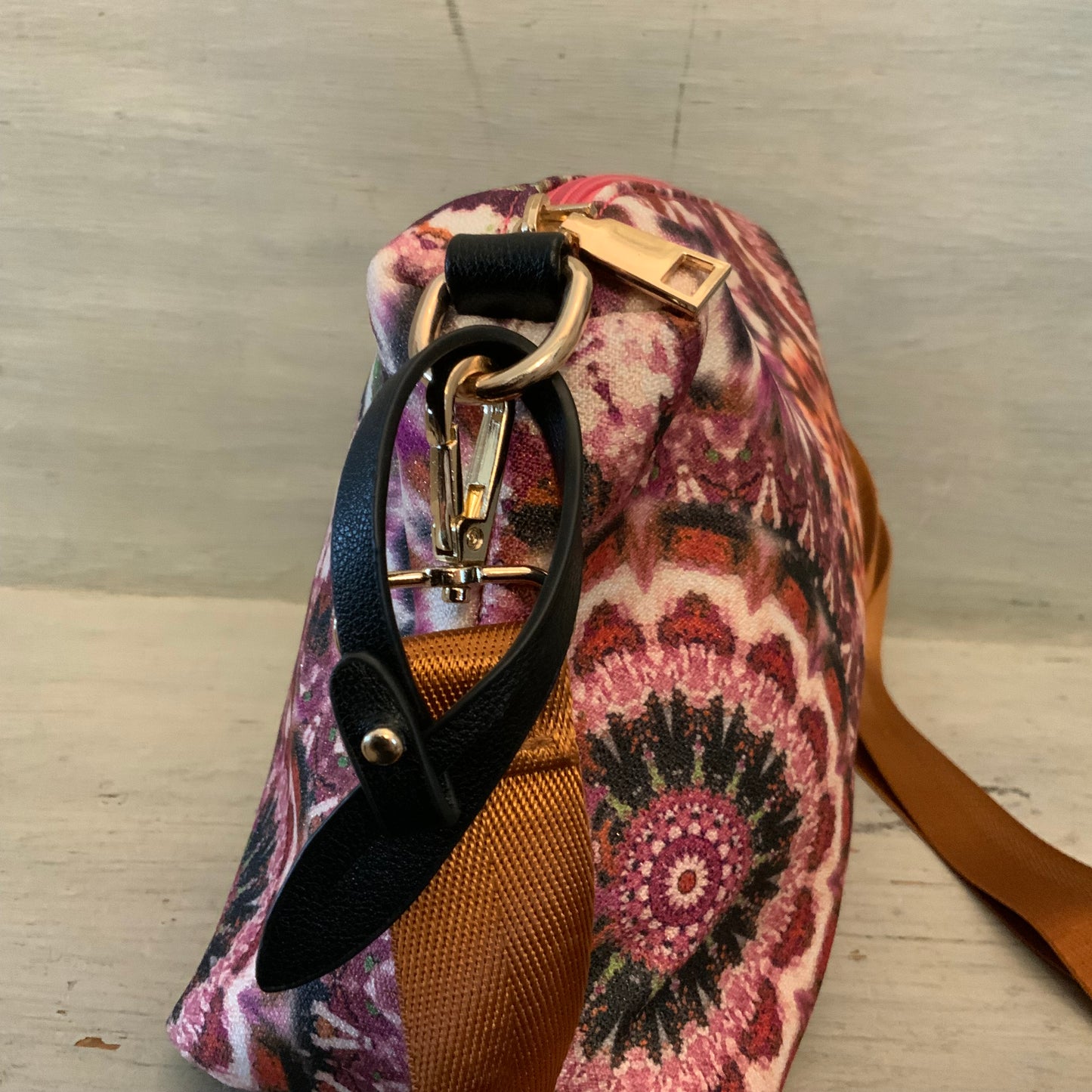 Beautiful Boho Shimmer Medallion Print Canvas Crossbody Bag Purse Like New