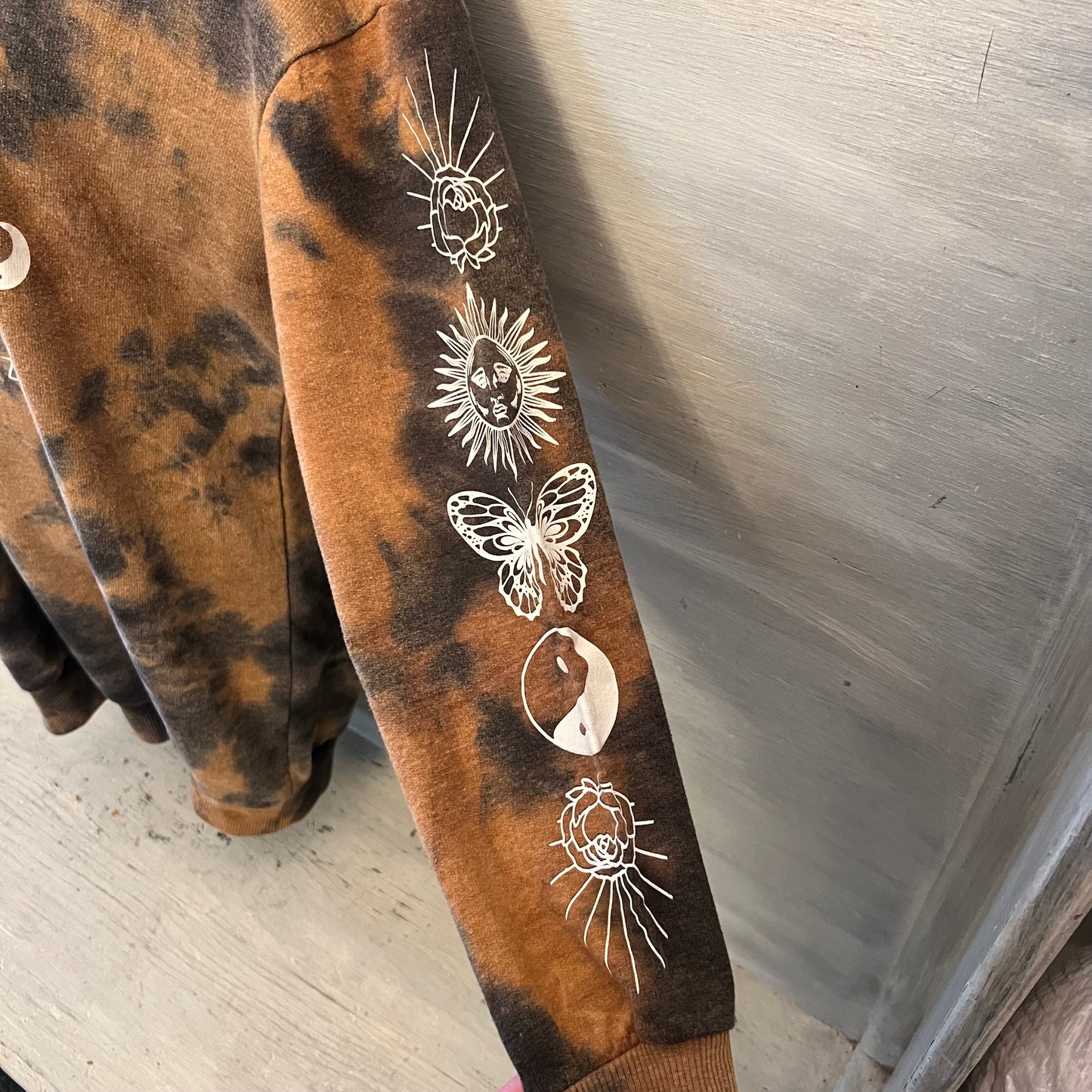 No Boundaries Tie Dye Graphic Print Oversized Pullover Hoodie Size Small(3-5) Good Condition