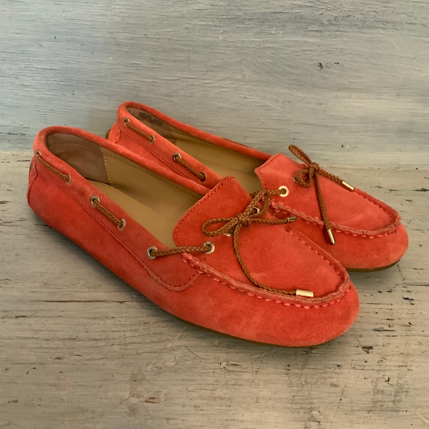 Talbots Suede Leather Coral Moccasin Style Flat Slip On Loafer Shoes Size 8 Good Condition