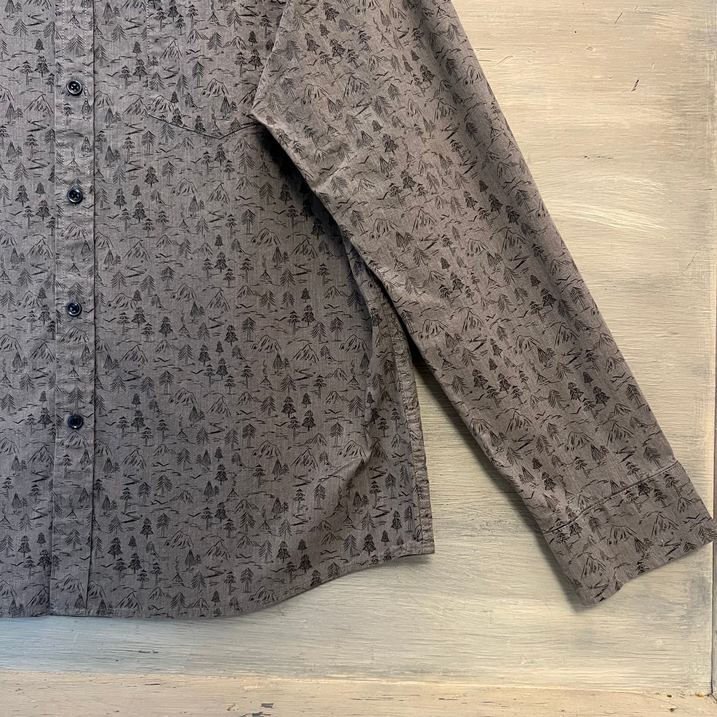 Goodfellow Northrop Slim Fit Gray Nature Print Button Down Shirt Size XL Good Condition