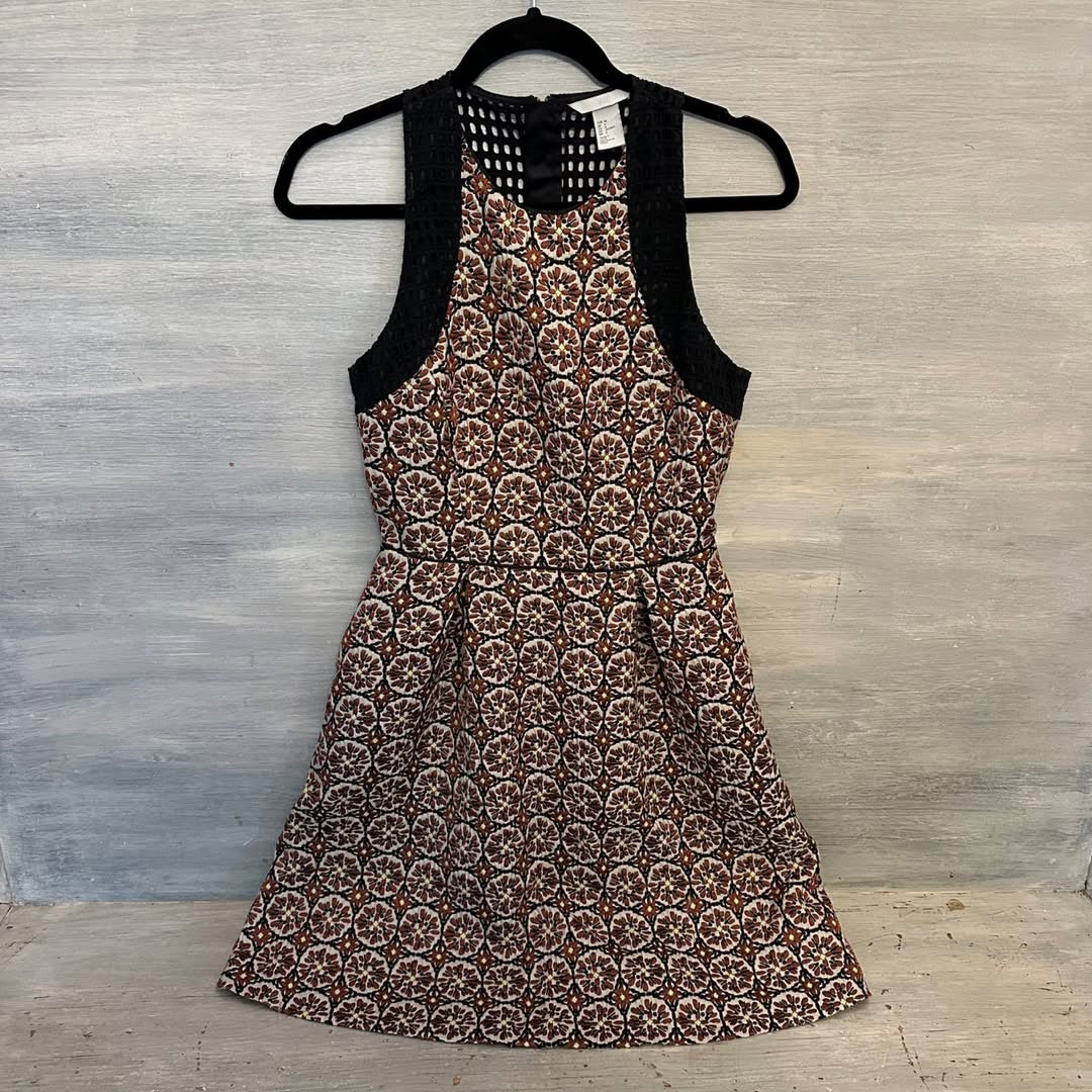 H&M Fit Flare Razorback Eyelet Shoulder and Back Dress Floral Tapestry Dress Size 6 Like New