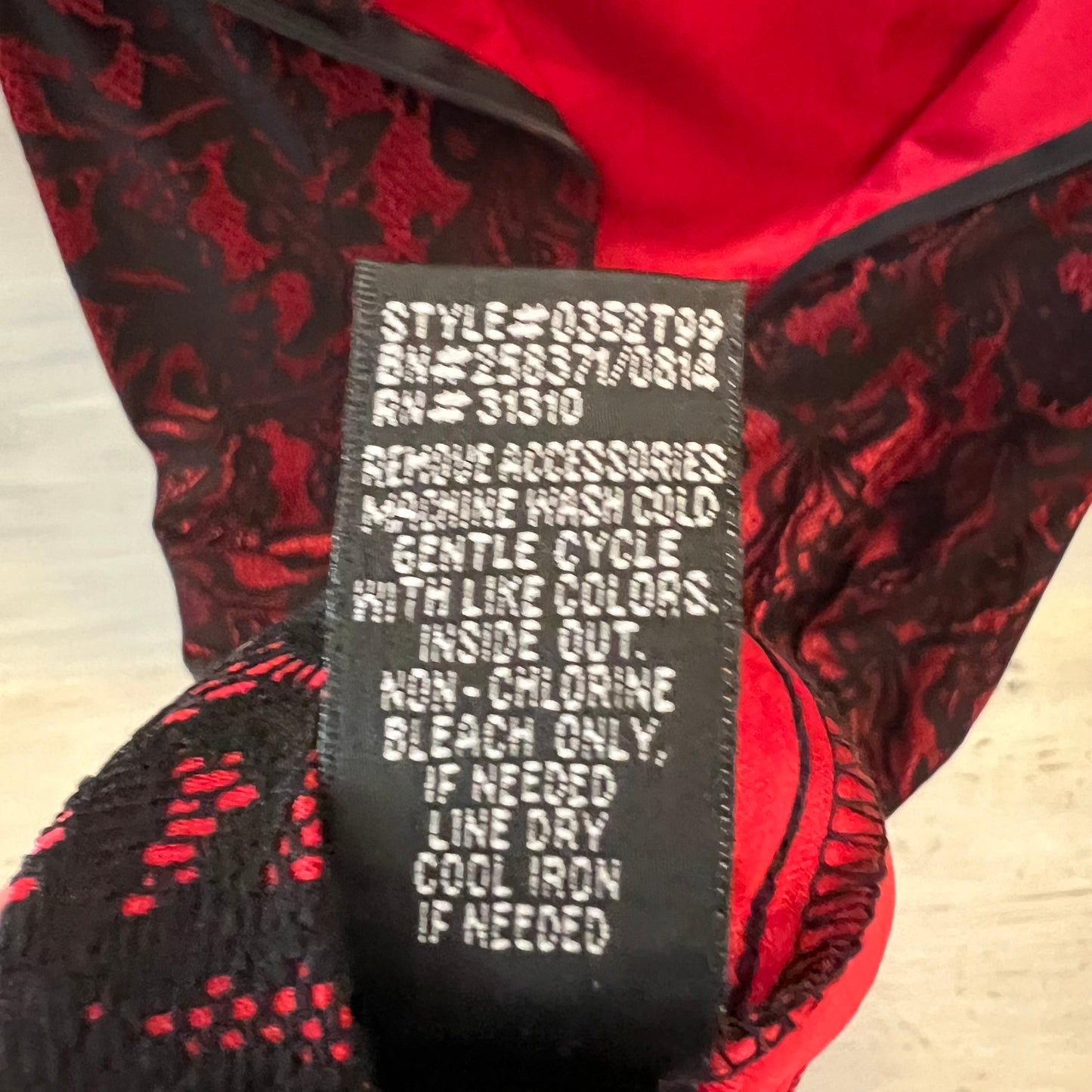 ALYX dress Red Black Lace Cap Sleeve Formal Tailored Dress Size 8 Good Condition