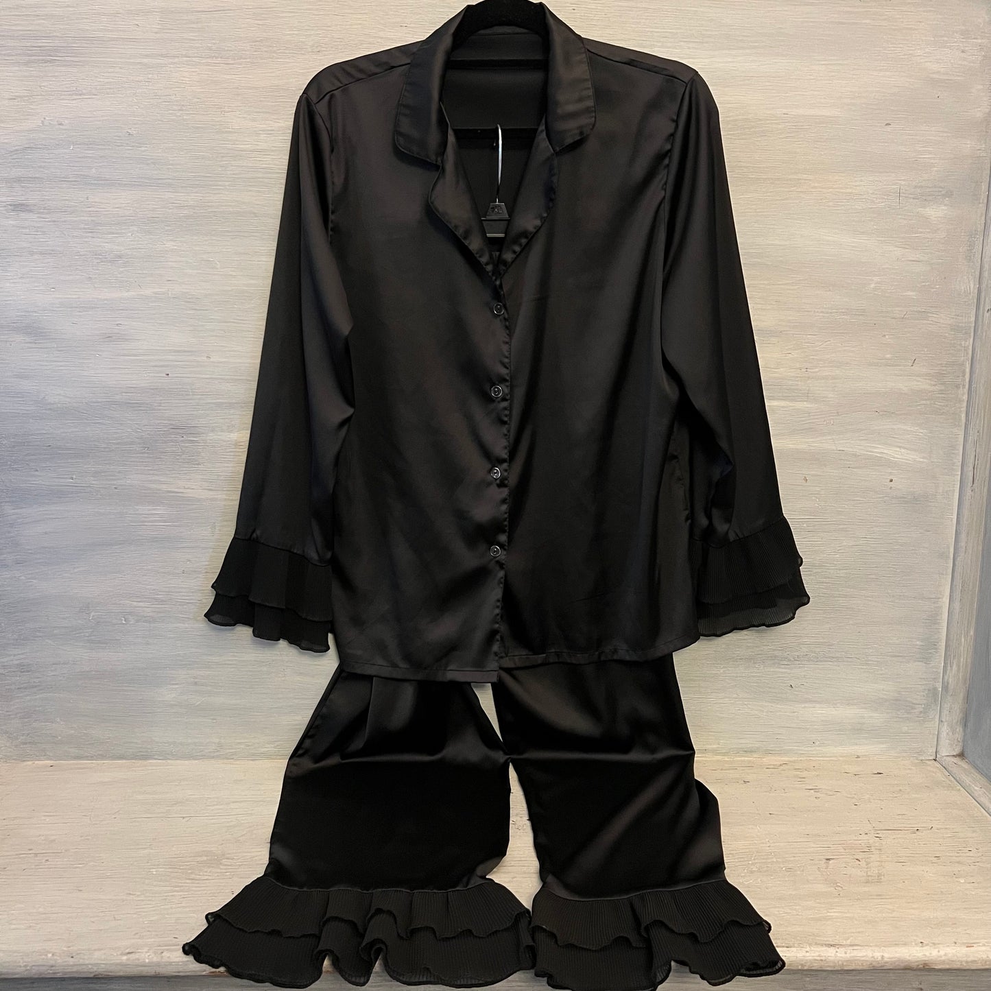 Elegant Black Satiny Sleepwear Pajama Set Size Medium Good Condition