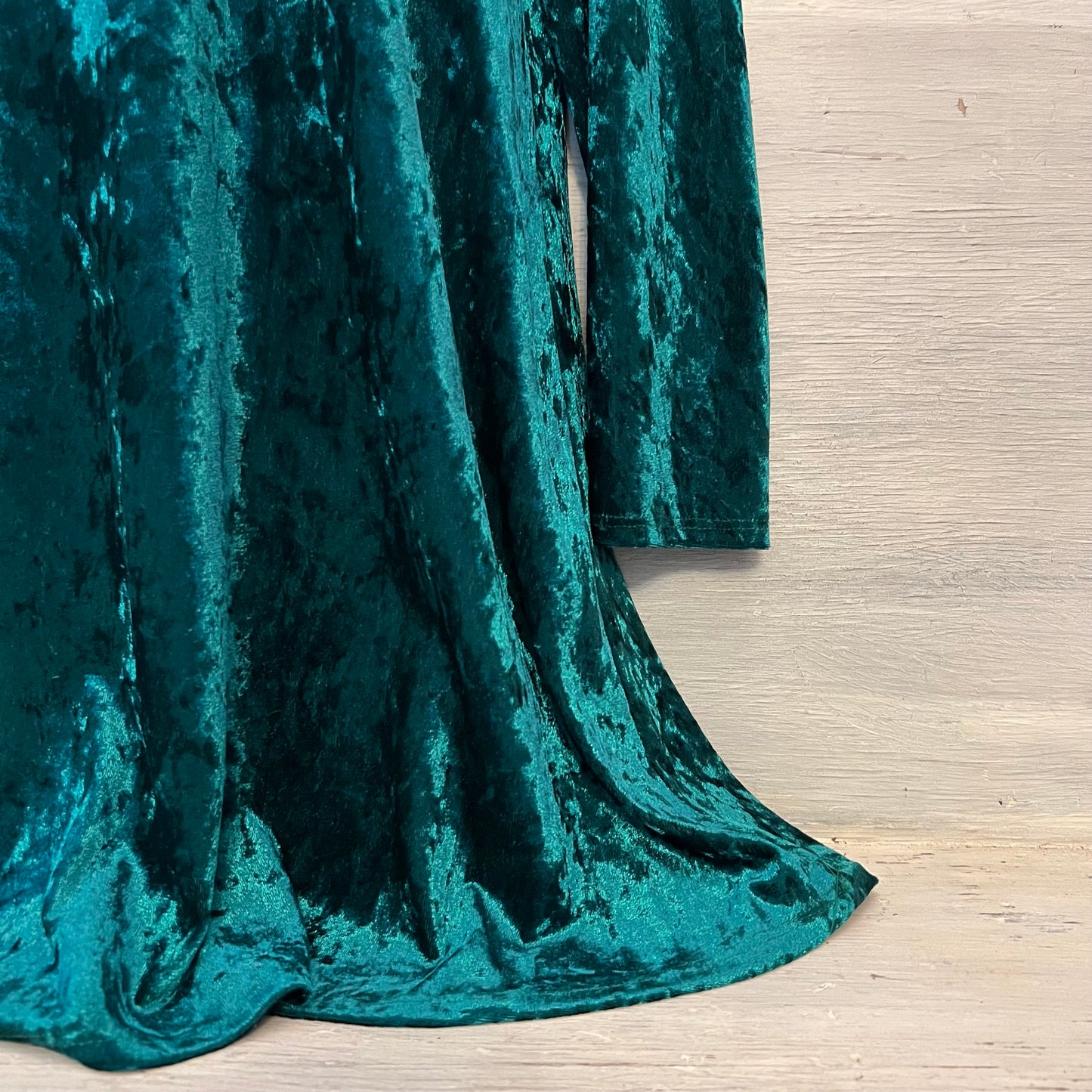 Tiana B. Emerald Green Crushed Velvet Long Sleeve Mini Dress Size 10 Good Condition