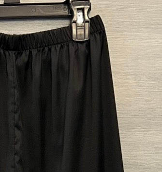Elegant Black Satiny Sleepwear Pajama Set Size Medium Good Condition