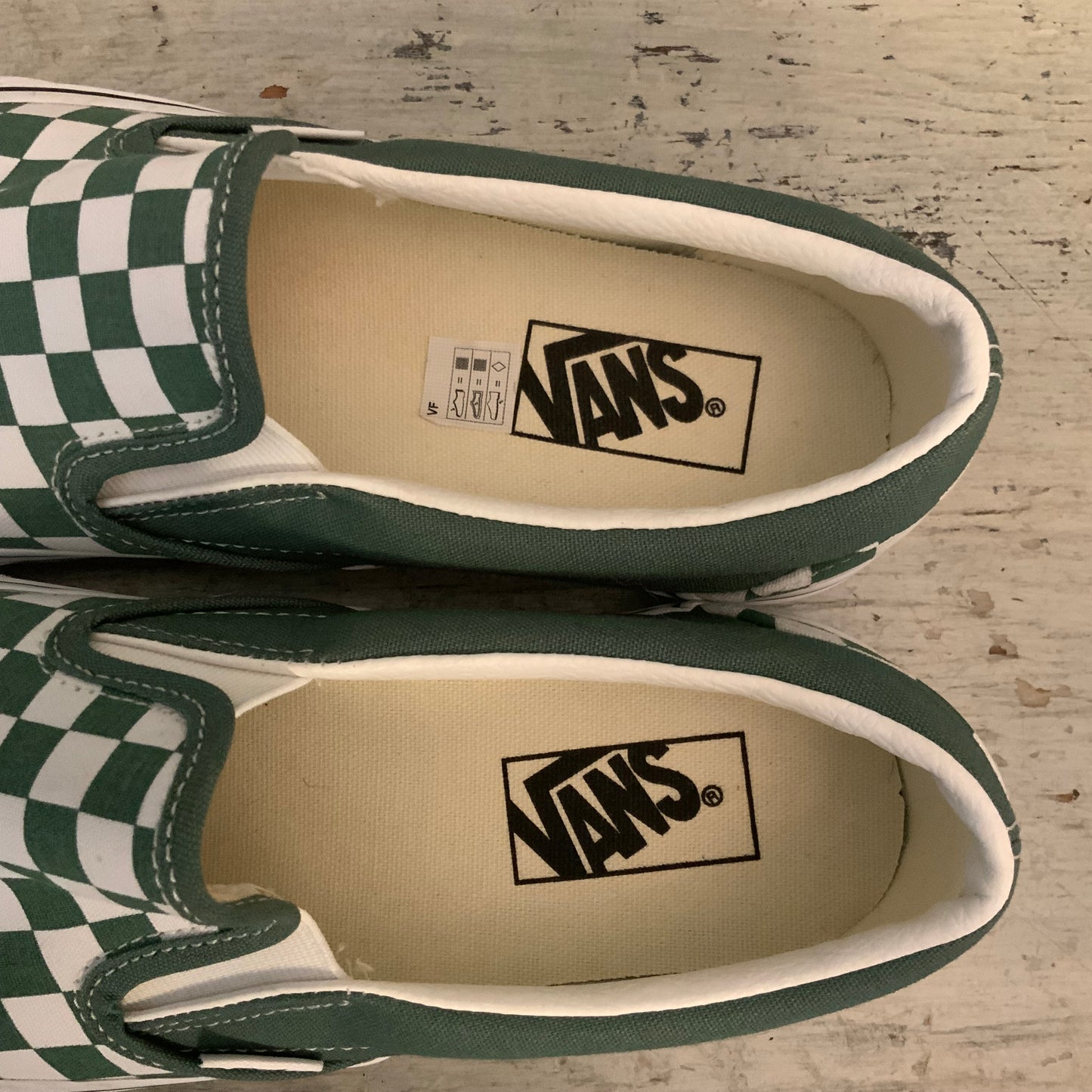 VANS Unisex Classic SlipOn Canvas Checkerboard Sneakers Size 8/9.5 Like New