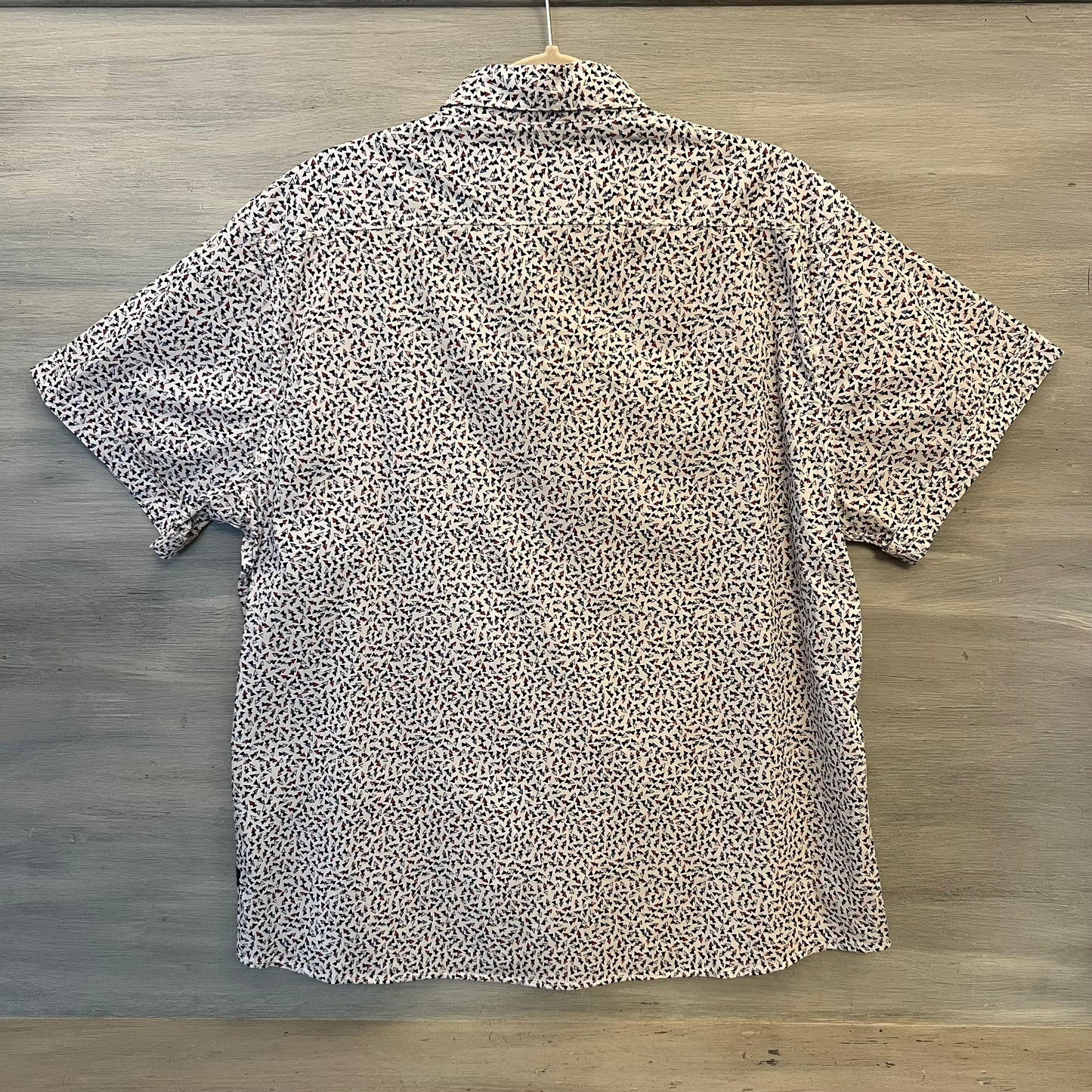 IZOD Triangle Confetti Print Short Sleeve Buttons Down Shirt XL Like New