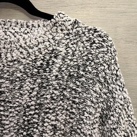 Poof Apparel High Collar Cropped Black White Popcorn Sweater Size Medium Good Condition