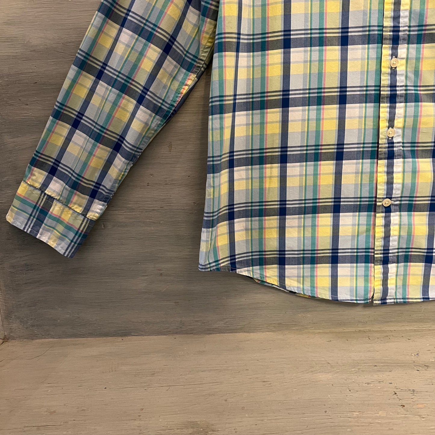 St. John’s Bay Comfort Stretch Pastel Plaid Button Down Shirt Medium Good Condition