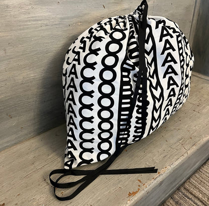 Marc Jacob’s Black White Drawstring Bag 25x21 Like New