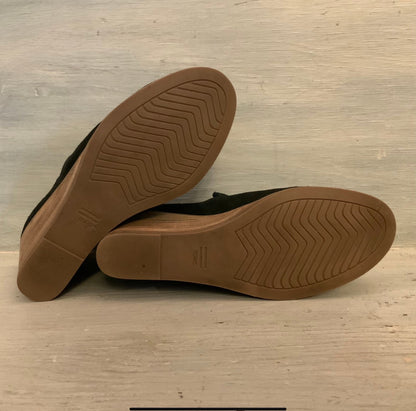 Tom’s Kallie Navy Blue Suede Wood Wedge Ankle Bootie Size 7.5 Good Condition