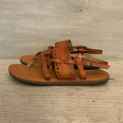 True Craft "TCDONNY" Faux Leather Brown Laser Cut Flat Boho Thong Sandals Size 8.5M Good Condition
