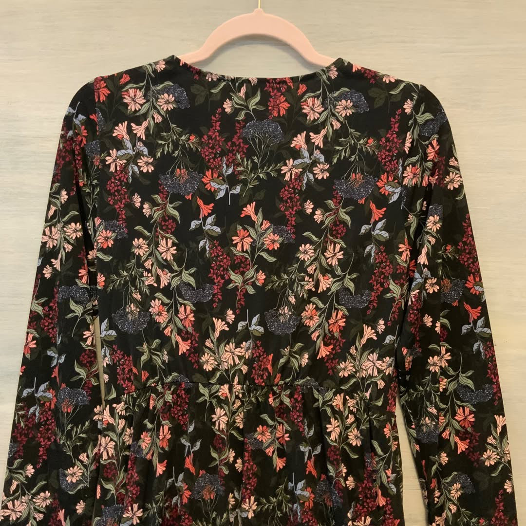 BCBGeneration Dress VNeck Pockets Floral Print Medium Like New