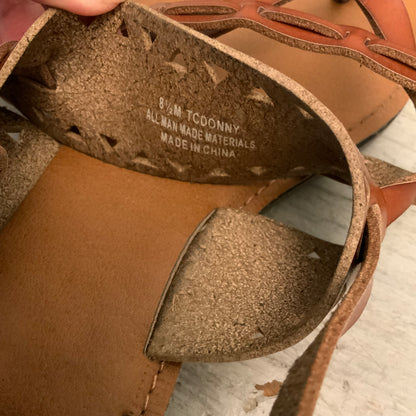 True Craft "TCDONNY" Faux Leather Brown Laser Cut Flat Boho Thong Sandals Size 8.5M Good Condition