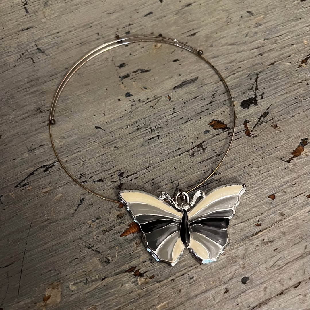 Vintage Butterfly Choker Necklace Grey Black White Expandable Fit Good Condtion