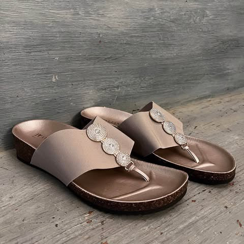 Italian Shoemakers Thong Cork Heel Sandals Size 8 Good Condition