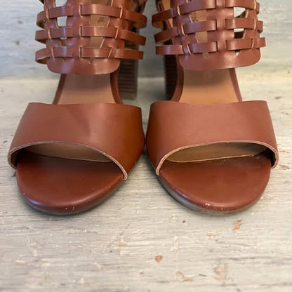 Indigo rd. Brown Faux Leather Gladiator Chunk Heels Size 10 Like New