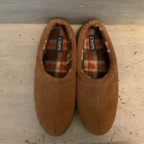Chaps Men’s Genuine Suede Leather Rubber Sole Slip On Slippers Size XXL 12.5-13 Good Condition