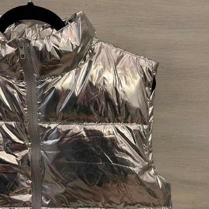 Forever 21 Metallic Silver Cropped Puffer Vest Medium Like New
