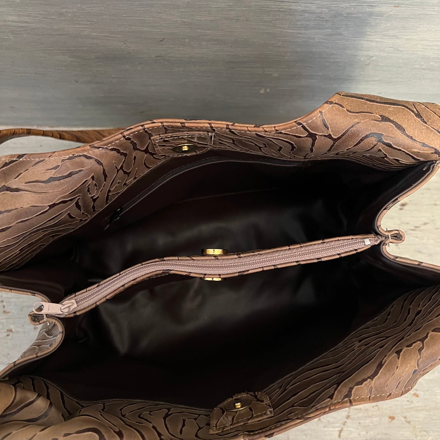 Faux Leather Tan Organic Pattern Shoulder Bag Purse 14x13x6 Like New