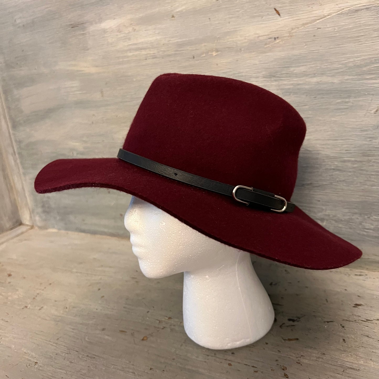 100% Wool Burgundy Faux Leather Band Fedora 21.5” Like New