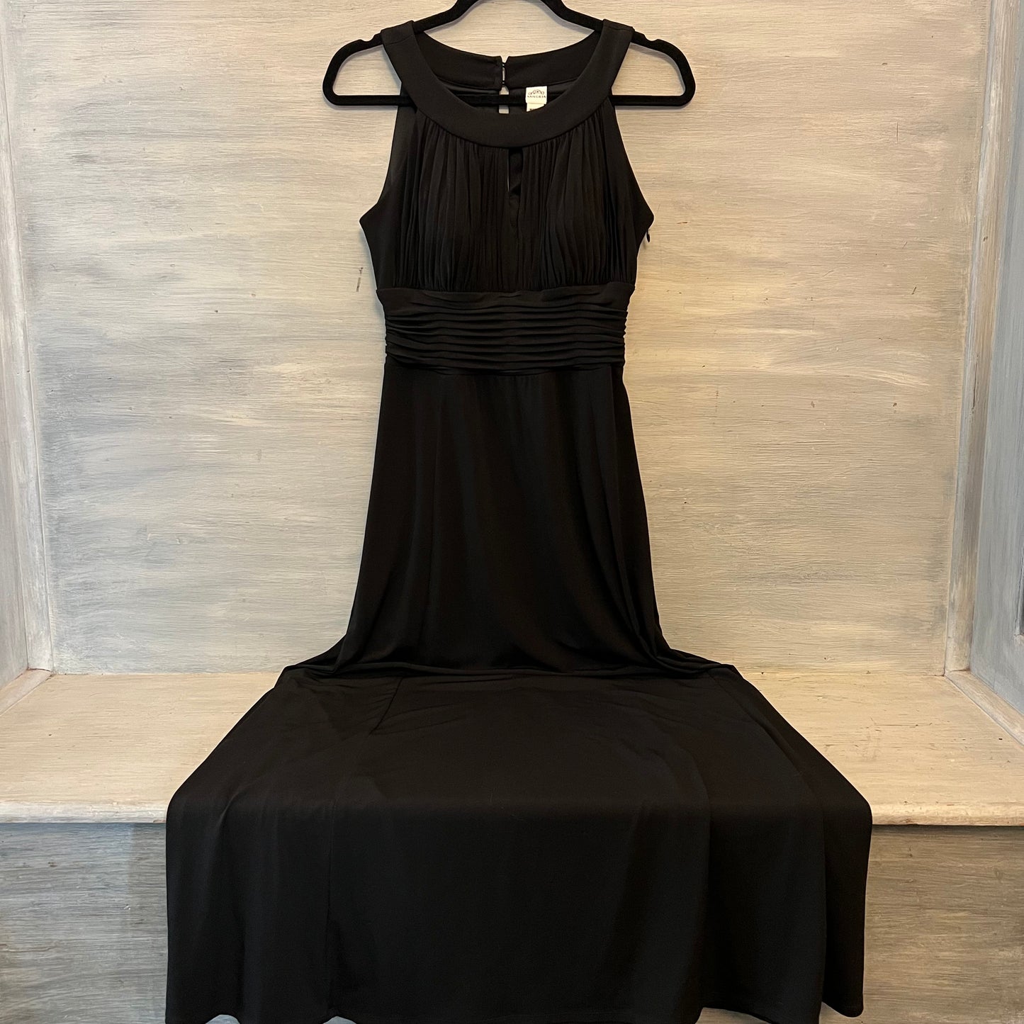 Sangria Black Sleeveless HighCollar Ruched TopWaist Full Length Dress Size 8 Like New