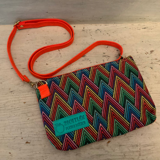Zacatan Pueblo Magico Rainbow Woven Chevron Print Crossbody Bag Purse Good Condition