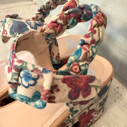 SO Goods for Life Briellee Floral Boho Platform Sandal Size 9.5 Good Condition
